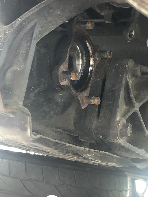 ヴォクシーのデフ交換・シャフトブーツ交換に関するカスタム事例の投稿画像3枚目