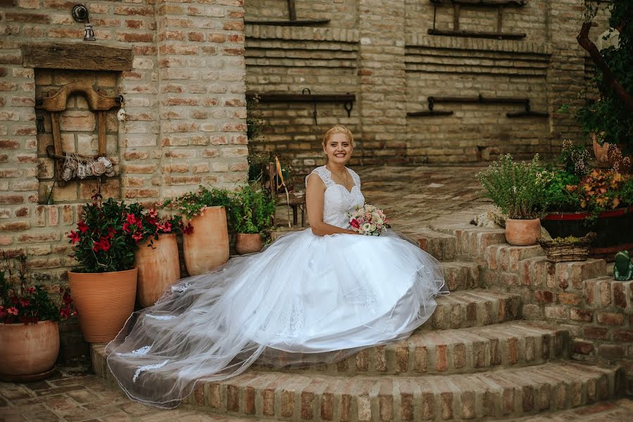 Wedding photographer Gábor Badics (badics). Photo of 25 June 2017