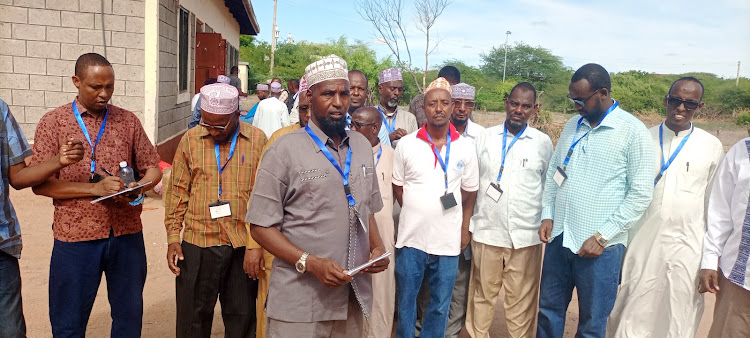 North Eastern Region Kepsha chairman Hassan Farah speaking to the press at Garissa Primary School on Wednesday