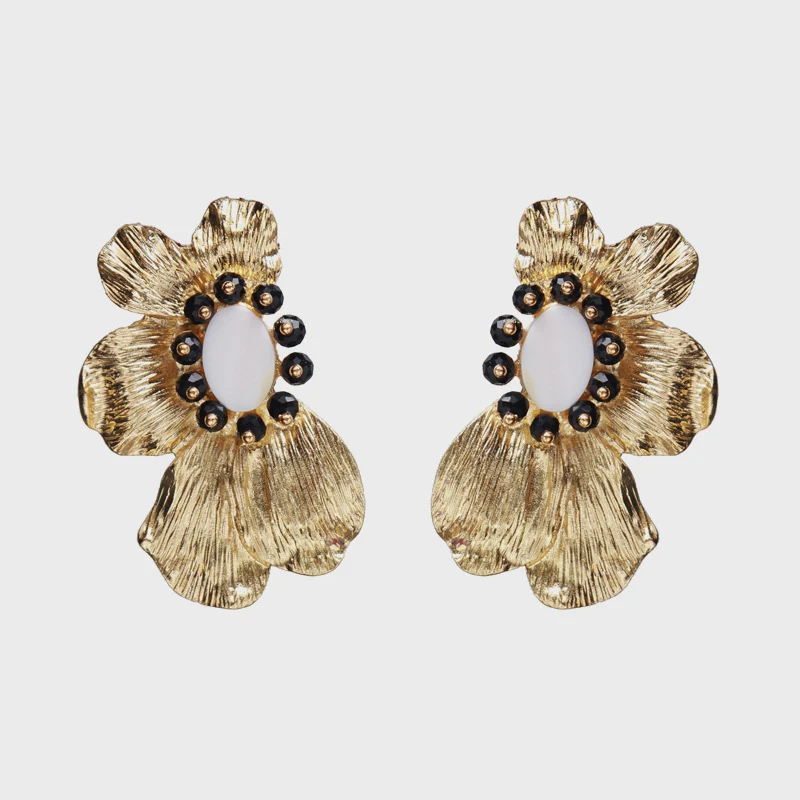 Boucles d'oreilles fleurs en alliage exagérées européennes et américaines pour femmes, mode automne-hiver, accessoire tendance et chic.