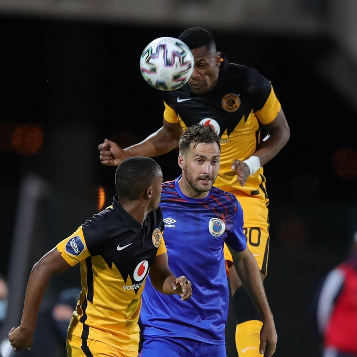 Kaizer Chiefs v Mamelodi Sundowns kicks off 2020-21 DStv Premiership