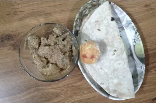 2 Roti With Chicken [2 Pieces] And Aloo Gravy [2 Pieces]