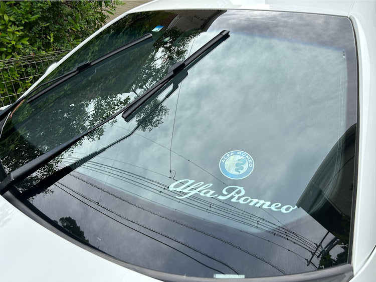 ジュリエッタのどんなサンシェードをお使いですか？・洗車・明日から３連休に関するカスタム事例の投稿画像1枚目