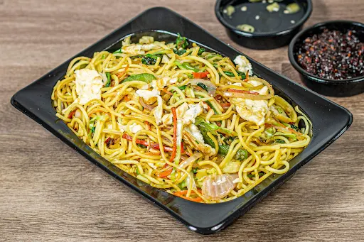 Egg Hakka Noodles