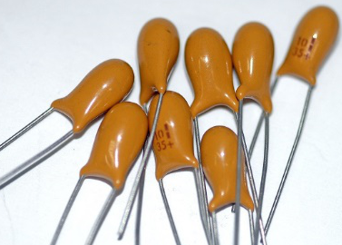 Polarized Capacitor