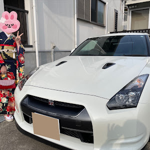 NISSAN GT-R R35