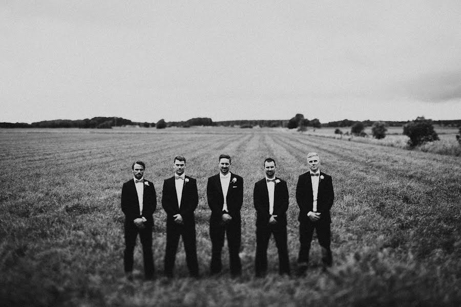 Wedding photographer Jonas Karlsson (jonaskarlssonfo). Photo of 30 September 2015