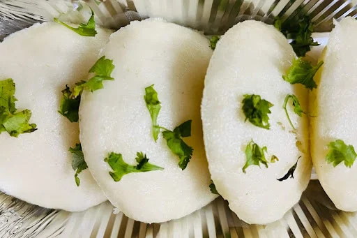 Idli Sambhar [4 Pieces]