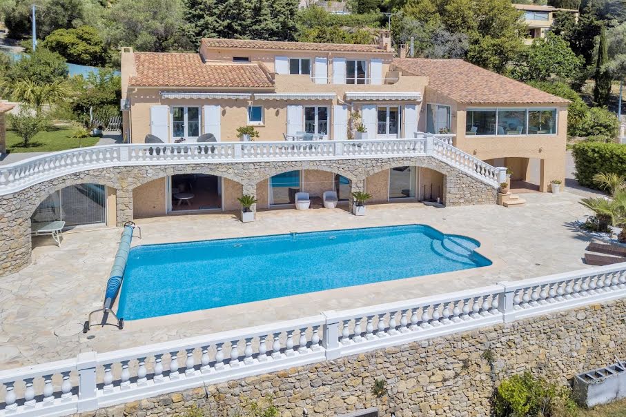 Vente villa 11 pièces 356 m² à Cannes (06400), 1 750 000 €