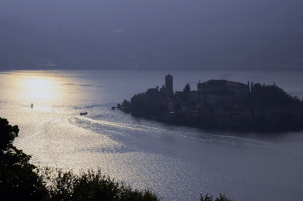 ultimo sole sul lago d'orta  di nicoletta lindor