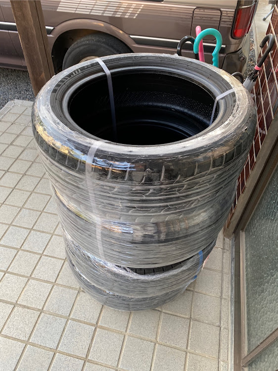 ハイエースワゴンのBBS RS・打倒リバレル・当時物・ツライチ論に関するカスタム事例の投稿画像5枚目
