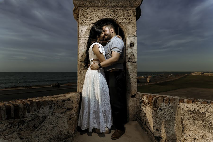 婚禮攝影師Efrain Alberto Candanoza Galeano（efrainalbertoc）。2020 12月7日的照片