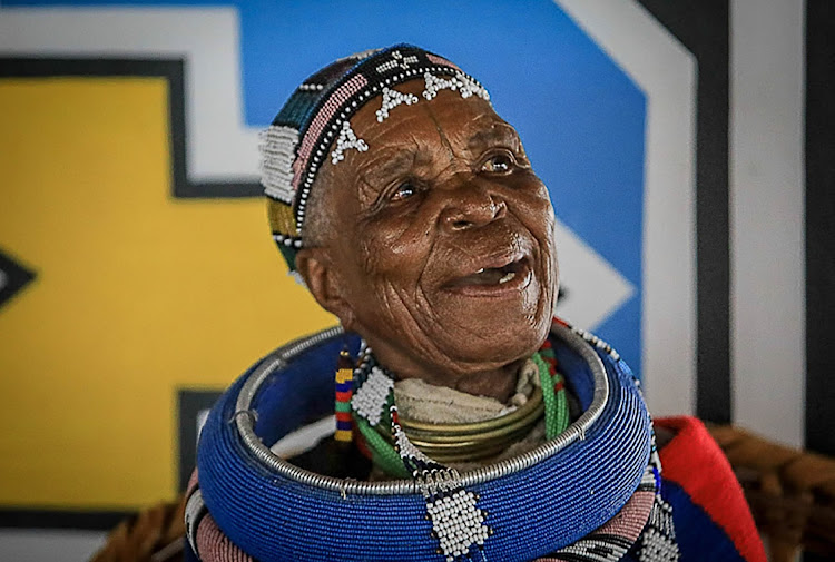 The man who attacked renowned Ndebele painter Esther Mahlangu in her Mpumalanga home on March 19 has been remanded pending a bail application on April 20. File photo.