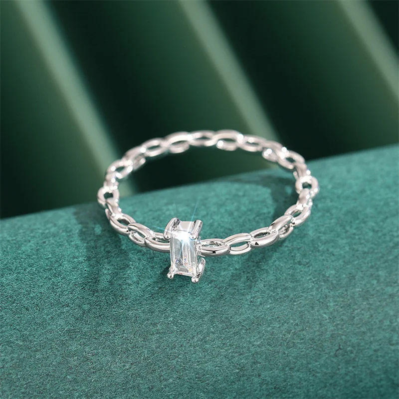Title 7, Anillo Geométrico con Hebilla Diseño Sencillo M...