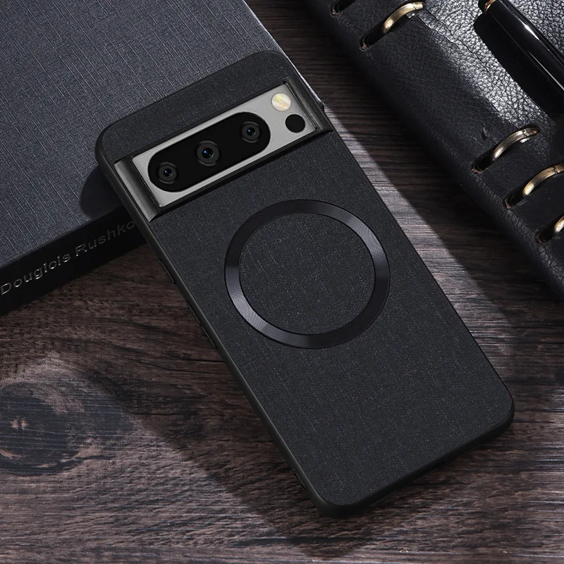 Capa para Celular Pixel 678 com Cobertura Total e Padrão de Tecido Magnético. Proteção, estilo e praticidade em um só produto. Design simples e elegante.
