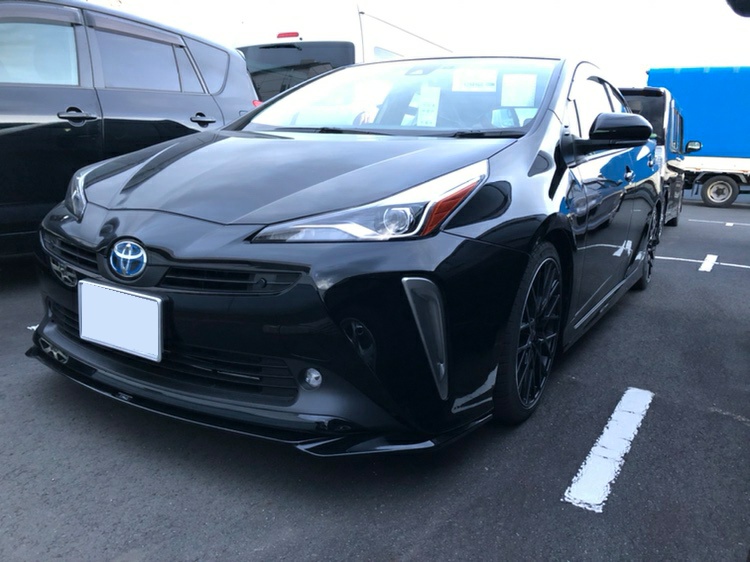 プリウスのプリウス乗りと繋がりたい・納車直前・50プリウス・TRD仕様に関するカスタム事例の投稿画像1枚目