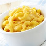 Creamy and Easy Slow Cooker Macaroni and Cheese was pinched from <a href="http://www.thejennyevolution.com/slow-cooker-macaroni-cheese/" target="_blank">www.thejennyevolution.com.</a>