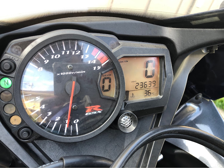 スバルその他の🚘ASCENT・🚘アセント・アヒル隊長・ケルヒャーで駐車場洗浄・バイクマフラー交換に関するカスタム事例の投稿画像4枚目