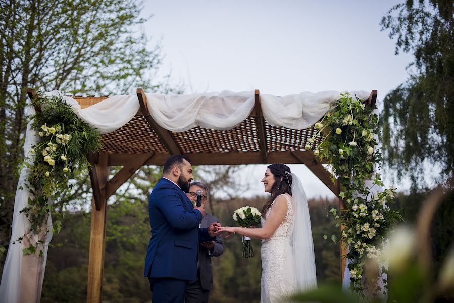 Fotografo di matrimoni Almendra Fernández (ayffotografias). Foto del 1 ottobre 2023