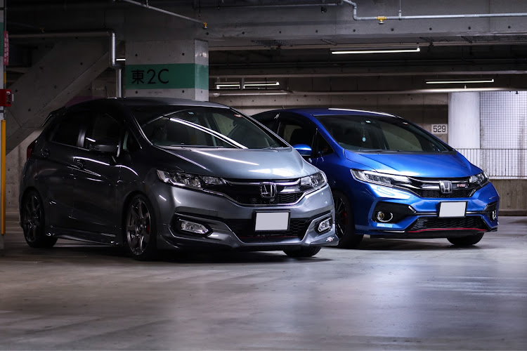 フィットのオフ会・立体駐車場は盛れる・HONDA The Power of Dreams・ほぼ貸し切り状態・ミラーレス一眼に関するカスタム事例の投稿画像2枚目