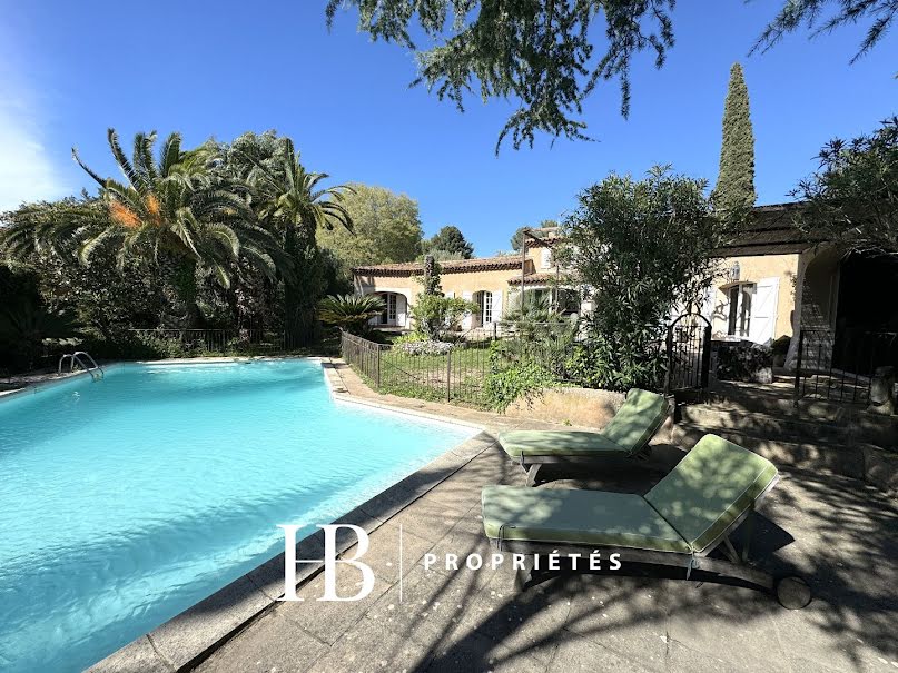 Vente villa 6 pièces 191 m² à Ollioules (83190), 1 250 000 €