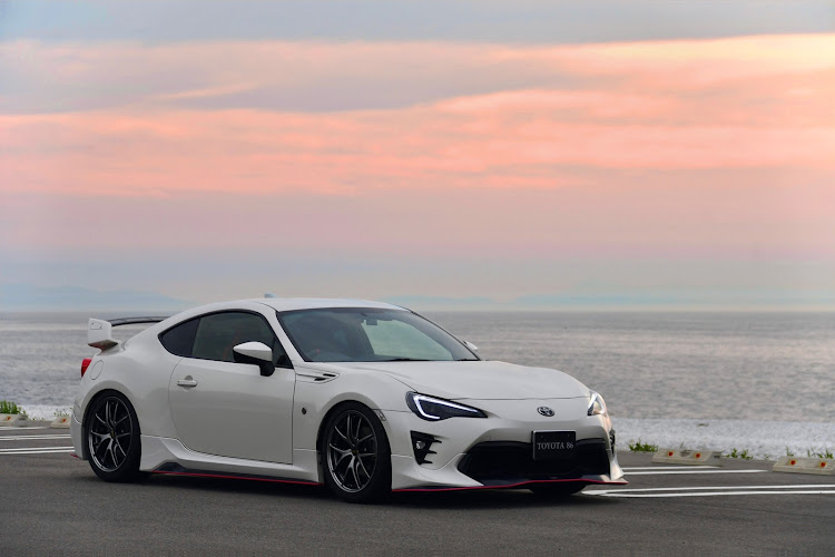 86のこの角度が1番好き🤩・ドライブに関するカスタム事例の投稿画像7枚目