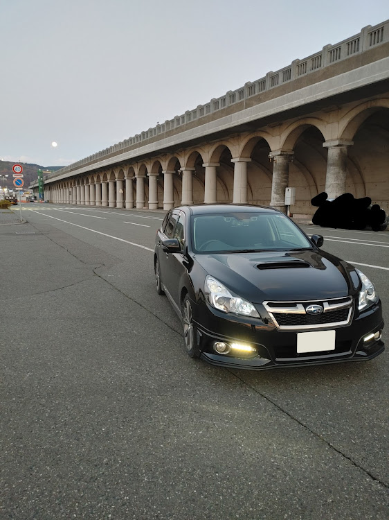 レガシィツーリングワゴンの朝洗車・日の出と愛車・昼にラーメンに関するカスタム事例の投稿画像1枚目