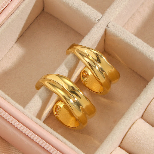 Title 1, Emily Wave Earrings