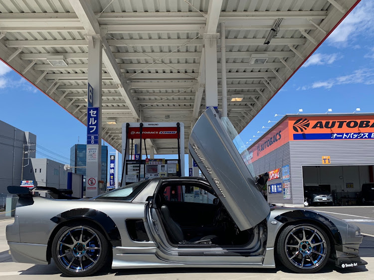NSXのNSX・ガソスタ・ドライブ日和・カイザーに関するカスタム事例の投稿画像2枚目