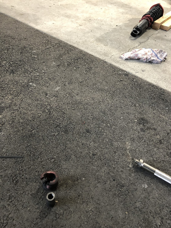 アルテッツァの高額整備予言・車高調修理・GRガレージに関するカスタム事例の投稿画像4枚目