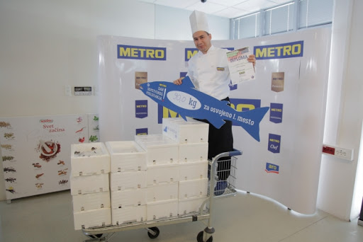 Eminentni šef iz Srbije osvojio paket ribe u sopstvenoj težini