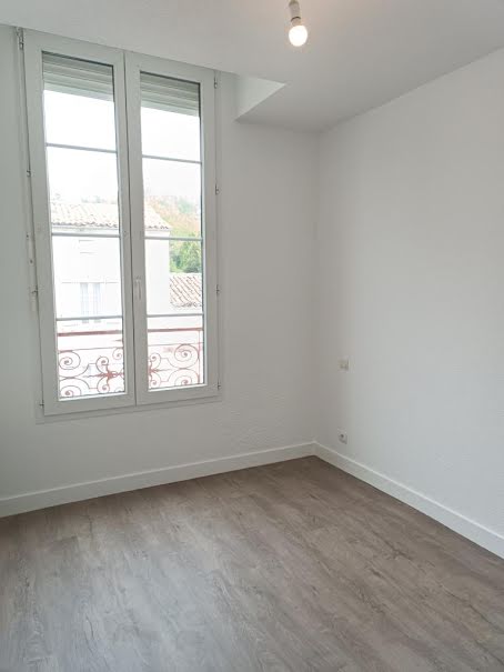 Location  appartement 3 pièces 63 m² à Saint-Césaire (17770), 590 €