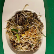 Fried Noodle With Lemongrass Beef