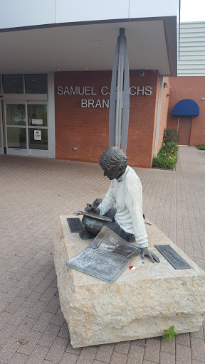 Reader Statue at Sachs Library Branch 