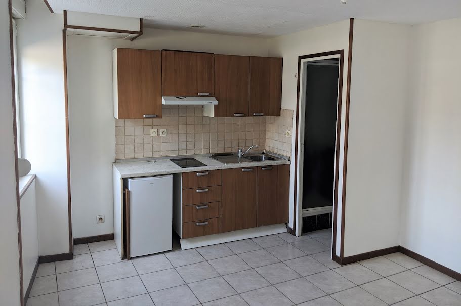 Location  appartement 1 pièce 22 m² à Issoudun (36100), 290 €