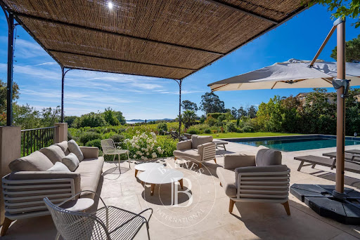 Villa with pool 5