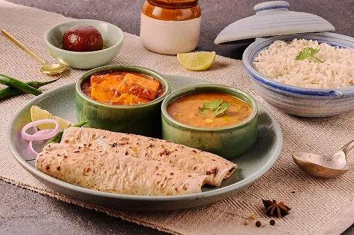 Homely Chicken Masala Thali With Sweet (serve 1)