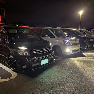 ヴォクシー ZRR70W