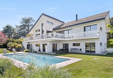 House with garden and terrace 7