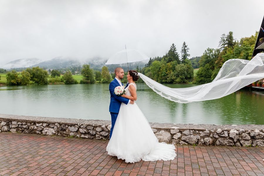 Wedding photographer Sabina Izlakar (fototrenutki). Photo of 15 September 2018