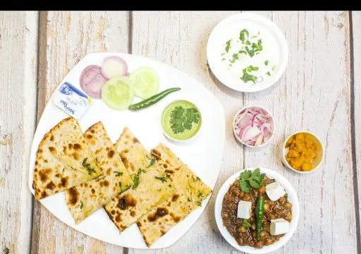 AMRITSARI KULCHA WITH CHANNA