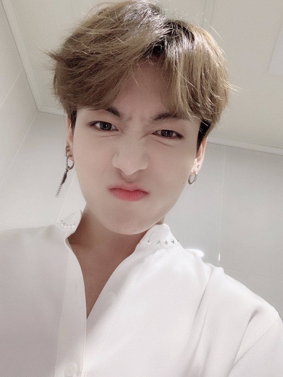 ARMYs Are Going Crazy For BTS  Jungkook s Adorable Selfie 