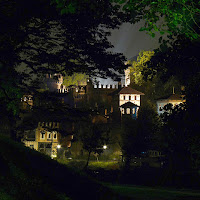 Il bosco si aprì e videro il castello incantato di 