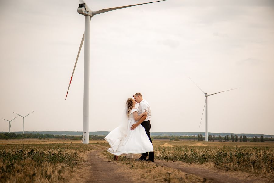 Fotógrafo de casamento Yuliya Nikitina (juliyaniki). Foto de 12 de maio 2022