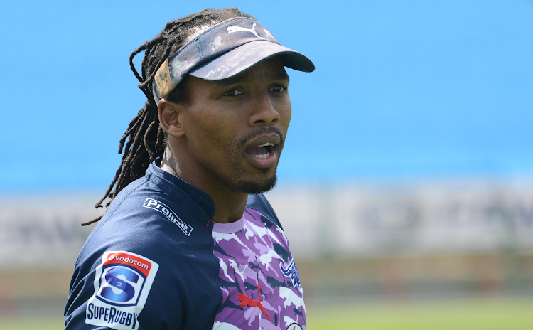 Former Bulls and Springboks winger Akona Ndungane says he is concerned by the lack of depth at flyhalf.