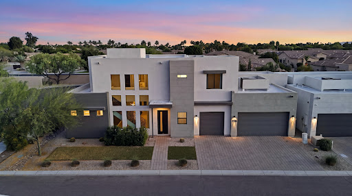 Buy this luxury house in Scottsdale (United States) - Modern house facade with garages