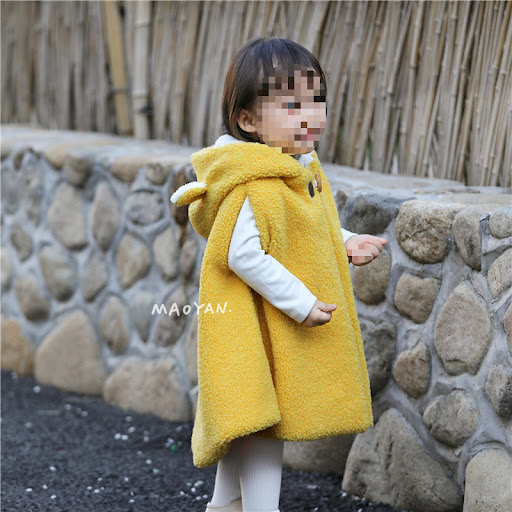 Title 12, Child Bear Modeling Fleece-lined Warm Shawl, a ...