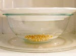 Microwave popcorn, no bags, no butter, no oil was pinched from <a href="http://www.facebook.com/photo.php?fbid=167686460074459" target="_blank">www.facebook.com.</a>