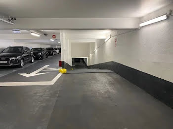 parking à Paris 17ème (75)