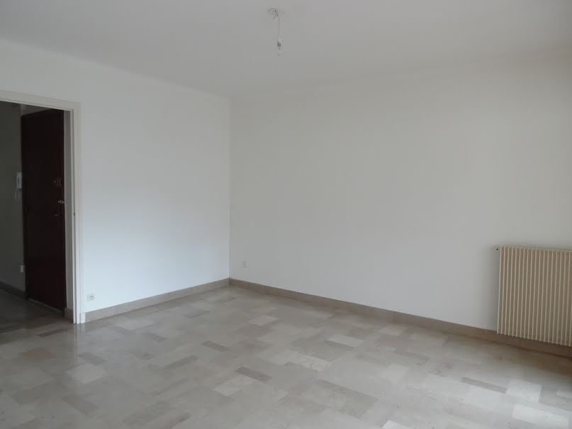 Location  appartement 3 pièces 60.2 m² à Amélie-les-Bains-Palalda (66110), 850 €